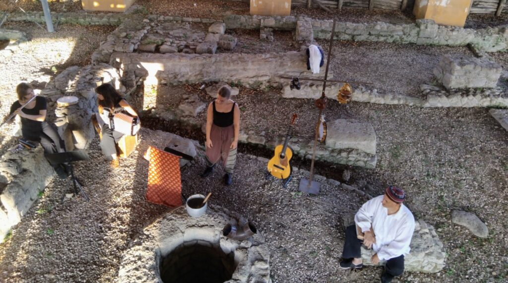 Antichi Scenari alla Villa del Torchio: l'emozione del teatro, il fascino dell'archeologia Antichi Scenari alla Villa del Torchio: l'emozione del teatro, il fascino dell'archeologia