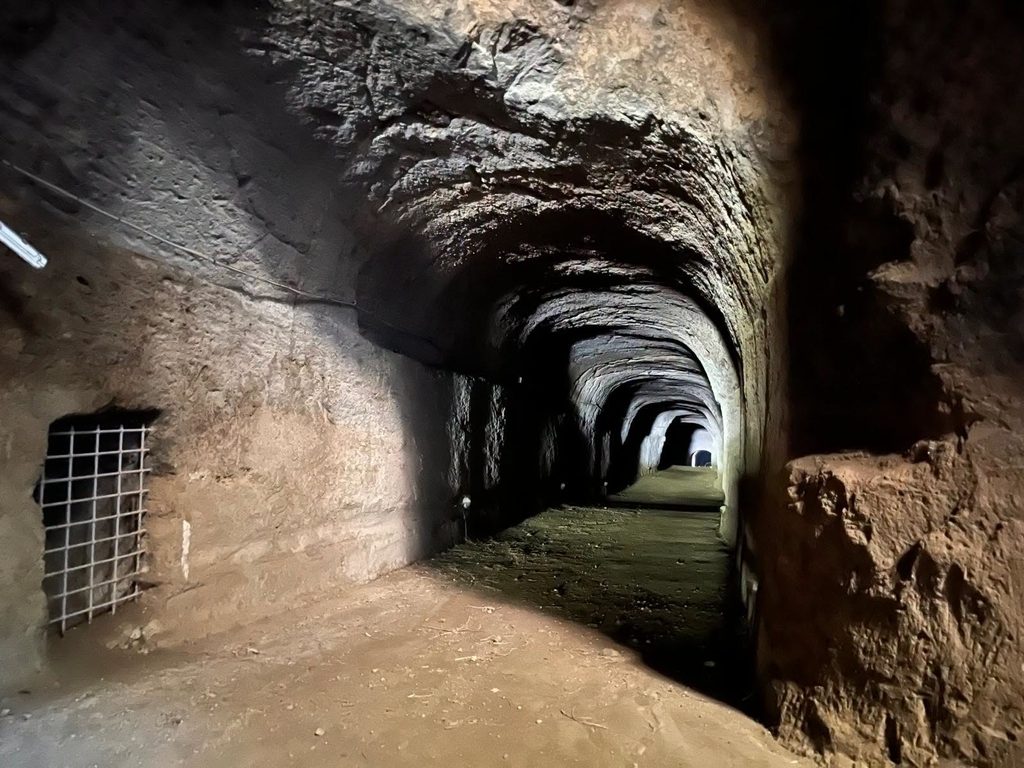La Grotta di Cocceio tra il Lago d'Averno e Cuma: architettura Ipogea e Strategia Militare Tardo-Repubblicana